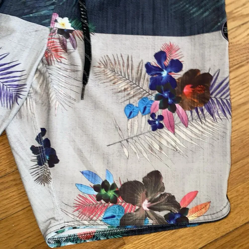 O'Neill Hyperfreak Floral Boardshorts Men's Size 32